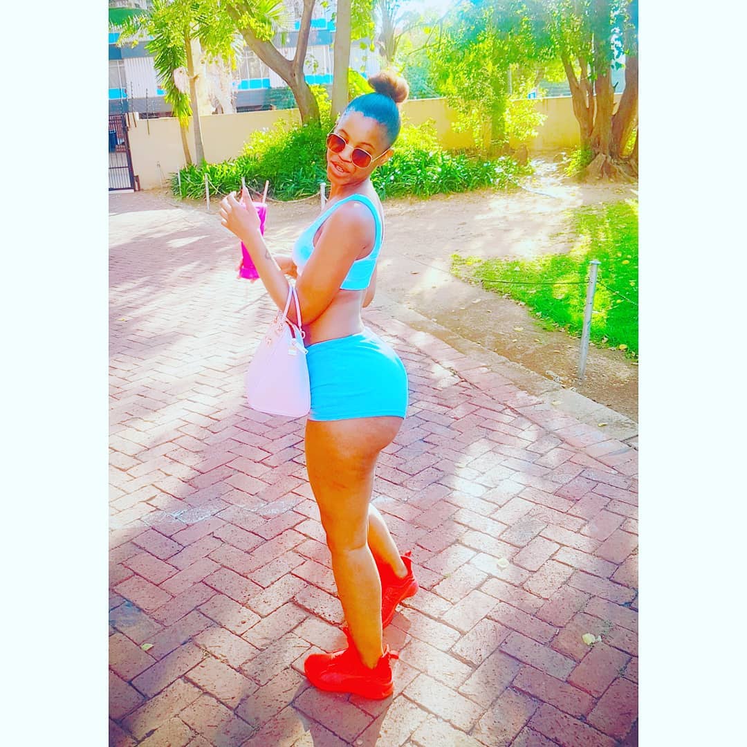 Fat_ass_fahima's tweet photo. Off to shopping https://t.co/BgWYEA0T1c