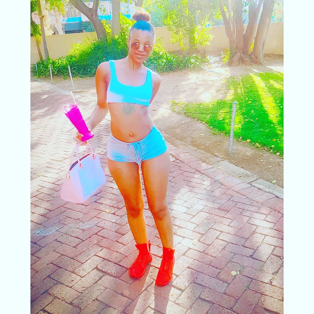 Fat_ass_fahima's tweet photo. Off to shopping https://t.co/BgWYEA0T1c