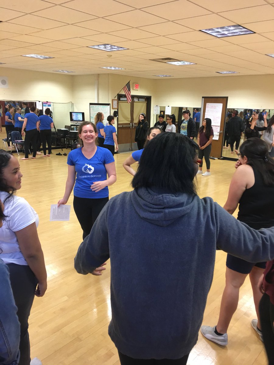 BayShoreHSPE's tweet photo. @BSHSDance students use poetry to inspire movement. #dancersinschools @HofstraU @BayShoreHS https://t.co/4b3FNuiVmE