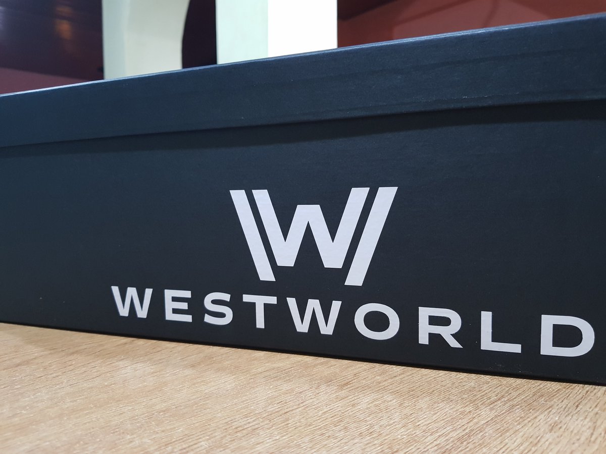 MarianoOjeda_'s tweet photo. #Concurso | ¿Sos fan de #Westworld? Tenés que tener esta caja. 

Gracias a los amigos de @HBOLAT y @WestworldHBO tengo algunos kits para ustedes. Con este set, vas a estar listo para meterte en la experiencia Westworld. 

Para participar:

✅ Seguir esta cuenta
🔁 RT a este tuit https://t.co/NIjZUnD8vo