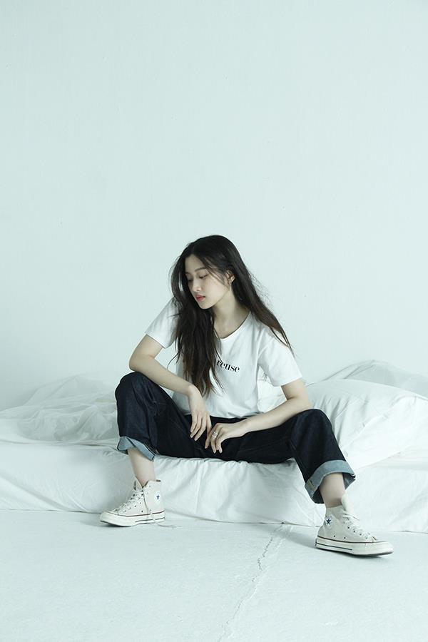 DcwYLPLUwAAB_c3?format=jpg&name=900x900