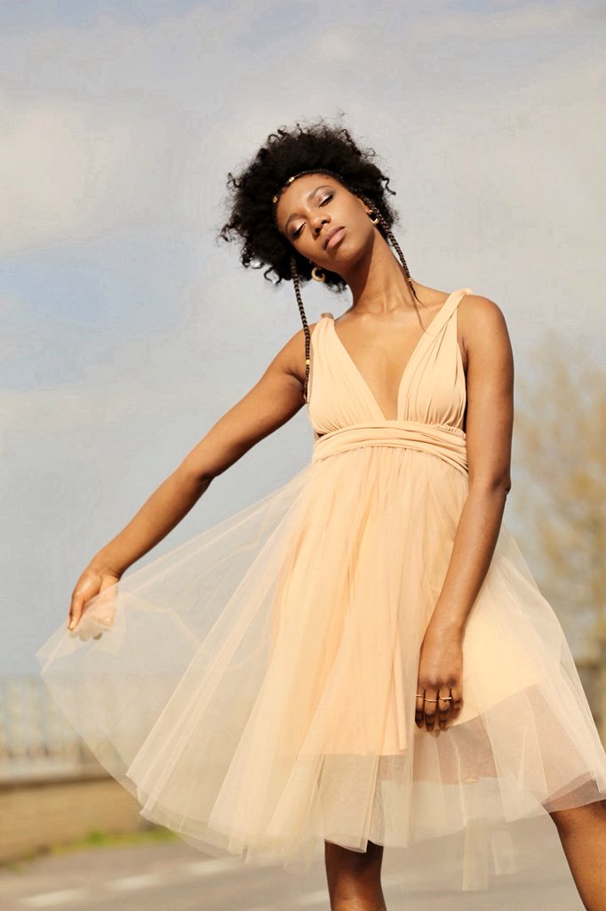 Myriam_Vivienne's tweet photo. 💭

👂🏽 Balaboosté
👗 Martina Rossi
📸 PHrancesco Guarnieri

#melanin #melaninmagic #wednesdayfeeling #myriamviviennemodel #goggleboxita https://t.co/EbkXboumsP