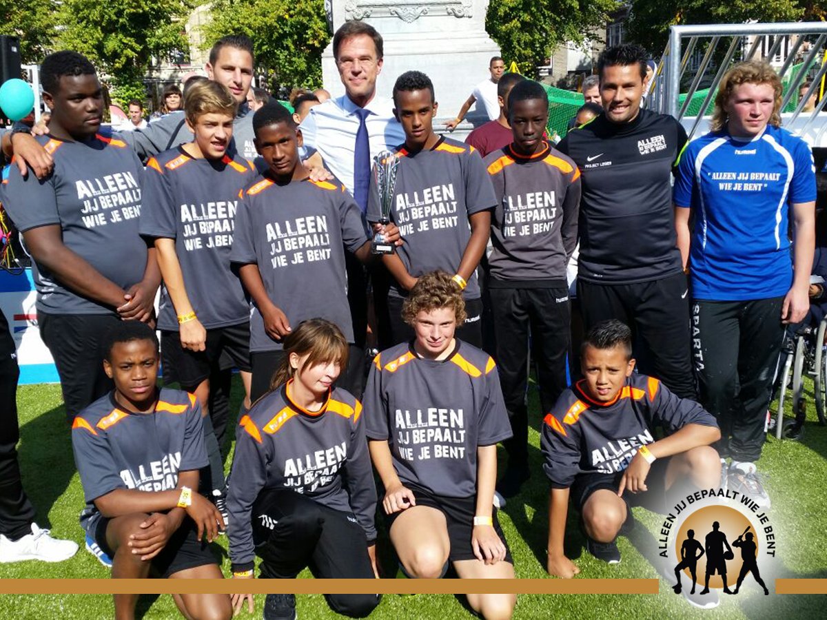 Ook minister-president Mark Rutte geniet van de voetbalkunsten van onze jongens 🙌.