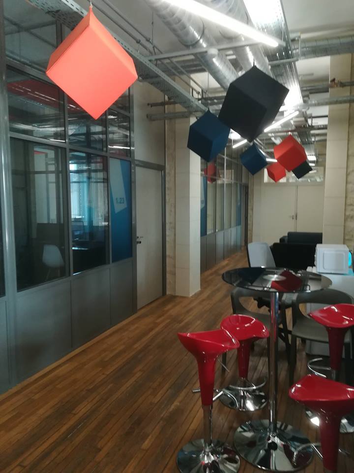 Docorga investit ses nouveaux locaux dans l'incubateur "Inkub" de Nevers !
Pour l'instant tout est encore calme, mais notre équipe de développeurs ne va pas tarder à arriver...