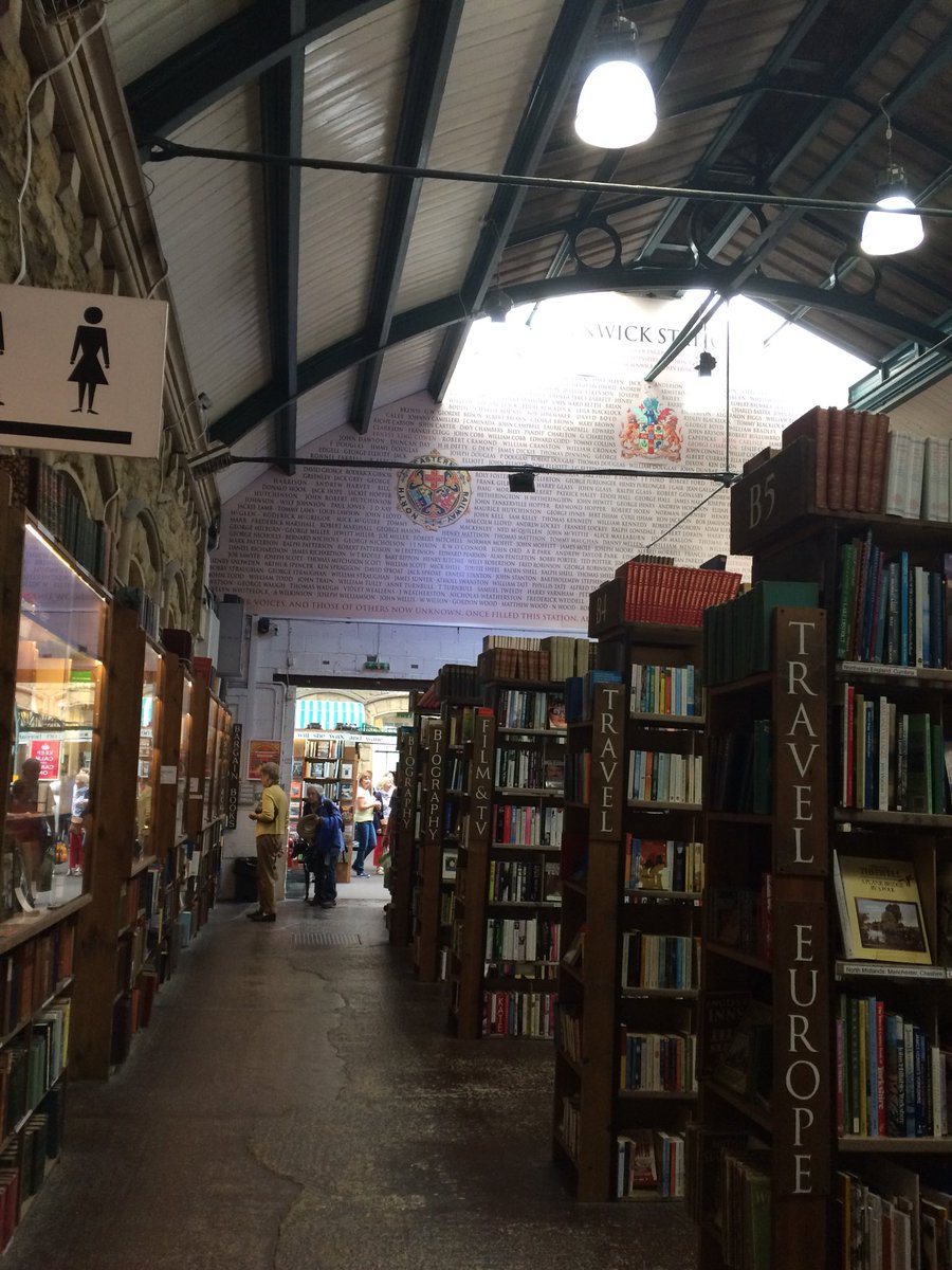 ClareBeveridge's tweet photo. Just spent a couple of hours at the fabulous @BarterBooks with coffee and cake in the old waiting room. #Alnwick https://t.co/nVSFRrYx5E