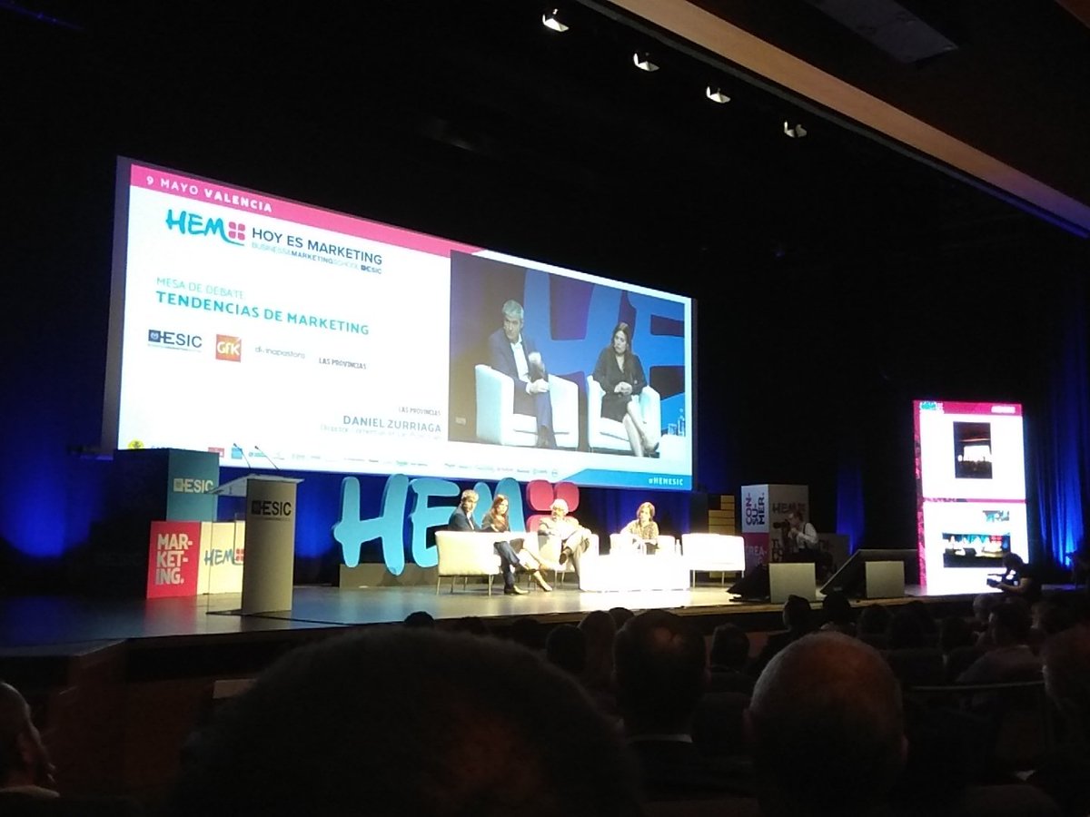 Labcomunicacion's tweet image. La directora de marketing y comunicación de Divina Pastora Seguros habla de 3 variables para invertir en publicidad: objetivos, estrategia,  posicionamiento y presupuesto #HEMESIC