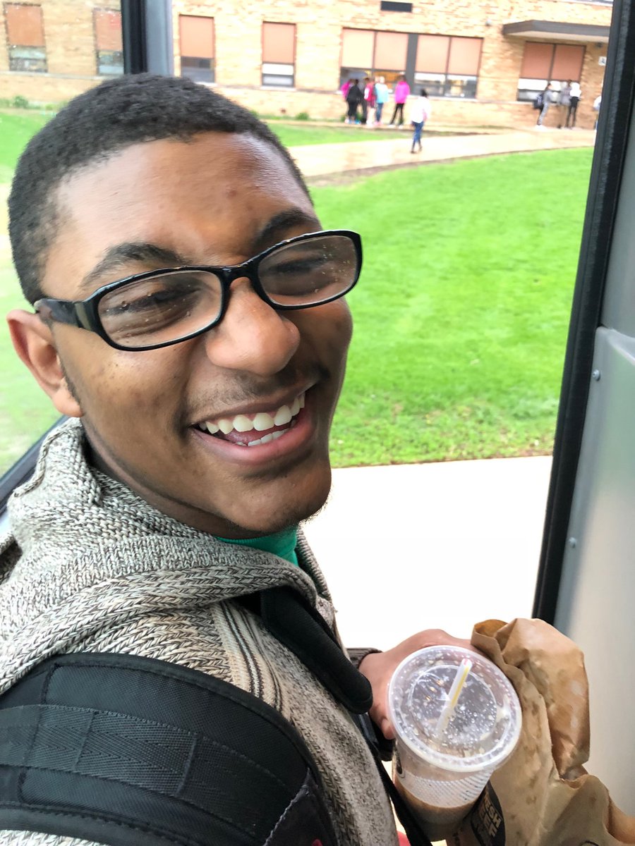 cindygordon2016's tweet photo. When an AVID senior pays for lunch for a freshman so he can go on the Marquette Field Trip! @FSD145AVID @AVIDMWStates https://t.co/LsZ4JwcGD4