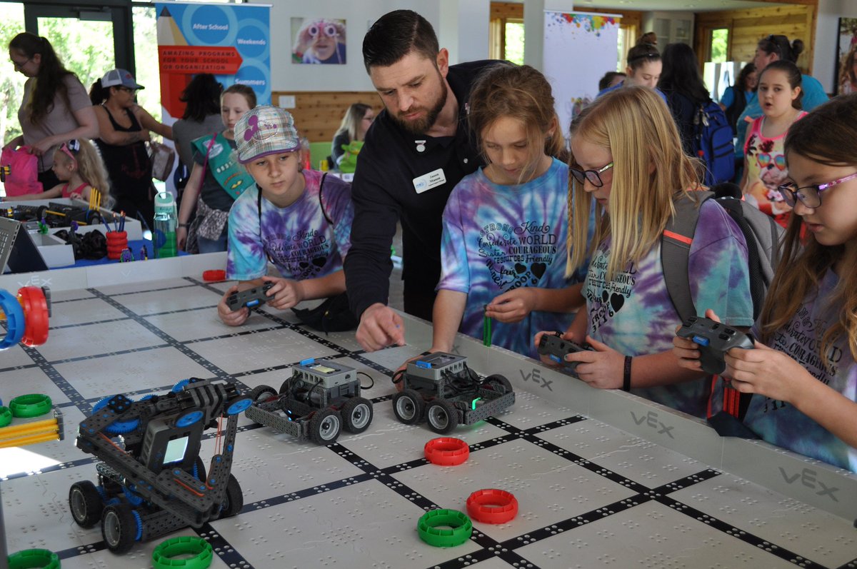 Sound science, robotics, botany, coding.... awesome to see <a href="/TXInstruments/">Texas Instruments</a> and <a href="/GSNETX/">GSNETX</a> partnering to help more girls succeed in STEM with the newly opened STEM Center of Excellence. ow.ly/4Drf1014cgg #TIemployee