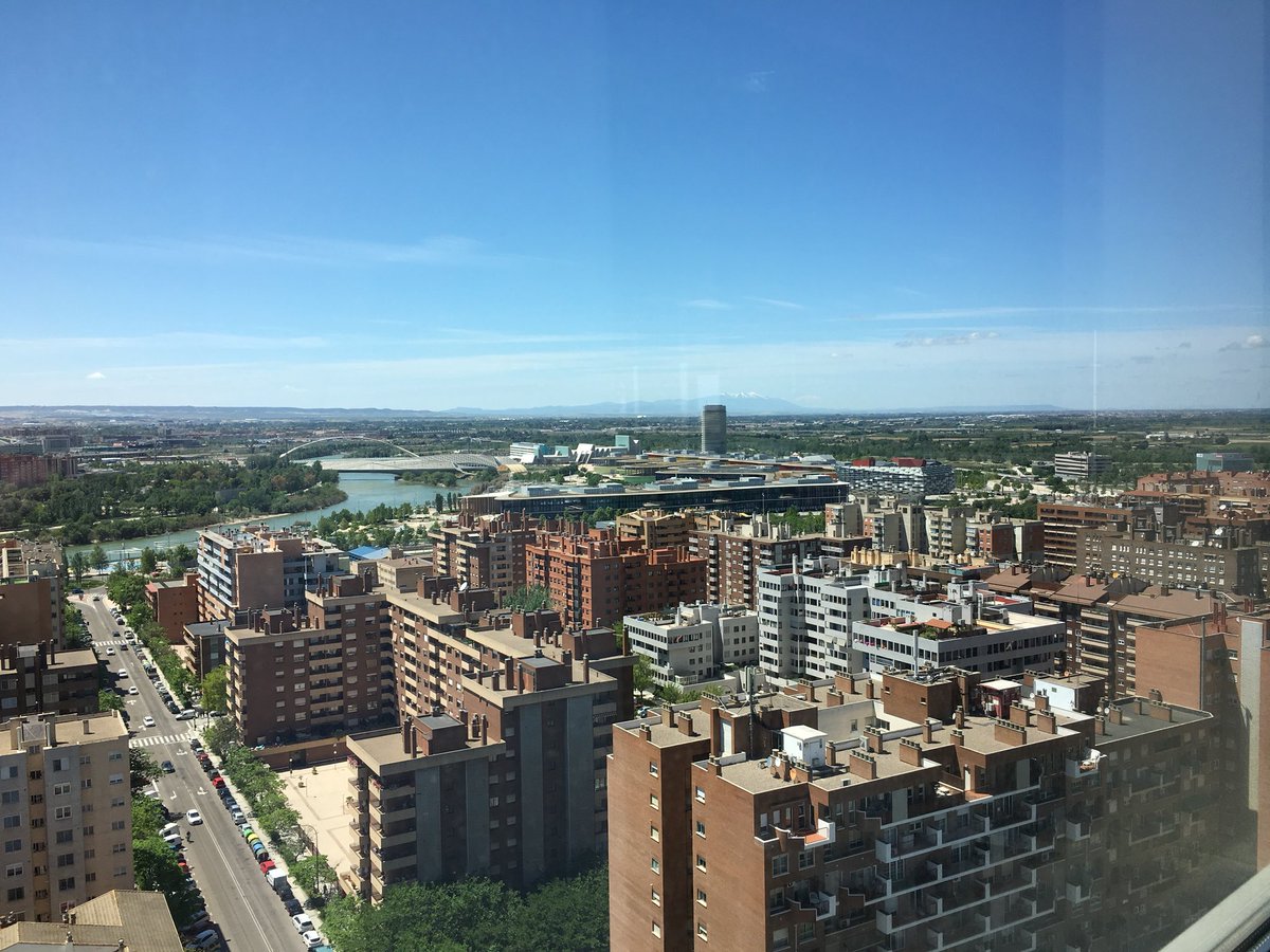 esiczaragoza's tweet photo. V #ForoMercer organizado por @ESICEducation Campus de #ZARAGOZA y @mercer. Responsables de #RRHH de las #empresas aragonesas en almuerzo de trabajo para escuchar a María Somma de @Esprinet_es . Impulsando tus desafíos #25añosESICAragon #networking https://t.co/qwde57Vwt8