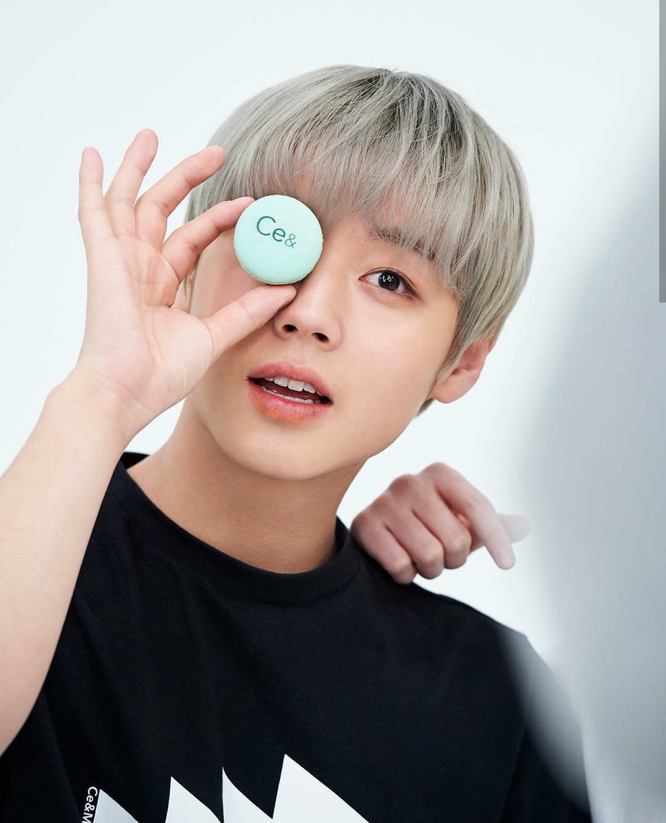 yoo28878's tweet photo. Ce&amp; DeepPeach 💙💛

#워너원 #워너블 #Wannaone #Wannable #박지훈 #배진영 #BAEJINYOUNG #parkjihoon https://t.co/BtFMObnCPz