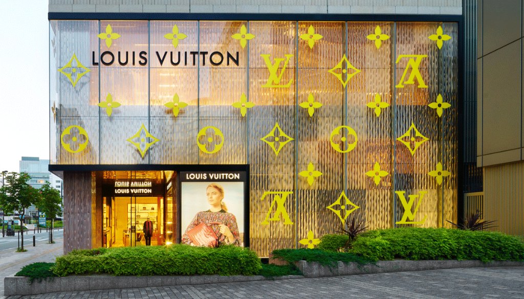 Louis Vuitton Japan ルイ ヴィトン 福岡店に期間限定で遊び心溢れるファサードが登場 話題の最新コレクションをはじめ 多彩なラインナップをぜひストアで T Co F6mj6ukbvo Louisvuitton