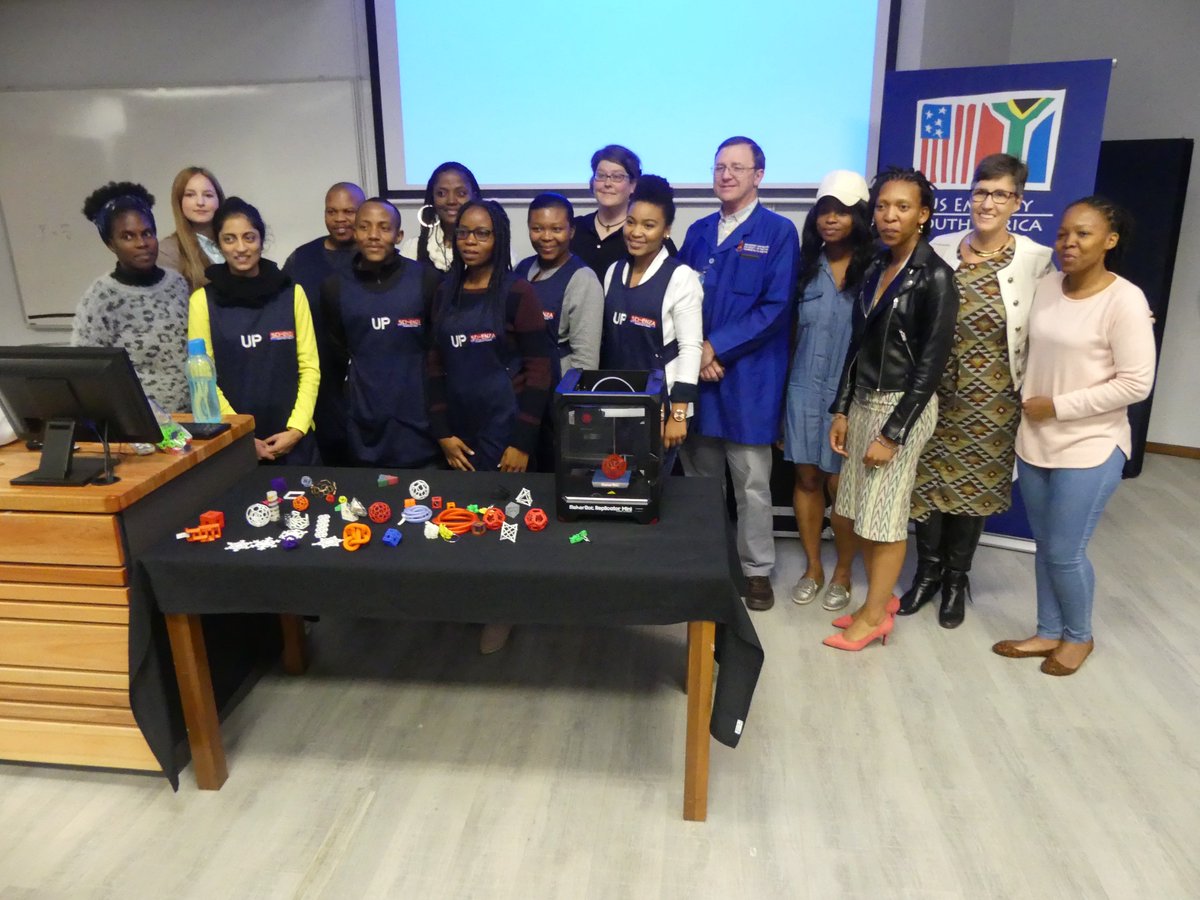SciEnzaCentre's tweet image. A big thank you to Dr Laura Taalman @mathgrrl @USEmbassySA for coming to Sci-Enza to speak all about #3Ddesign &amp;amp; printing! #HandsOnScience