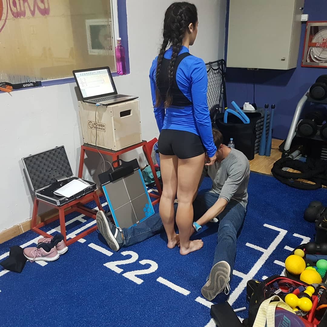 QualisTL's tweet photo. Nuestros especialistas en Biomecanica del Movimiento @podolobos y @coach_david_m han tenido con nuestra intern @celiamore94 una sesión de analisis de su mecánica de carrera segun el protocolo de QTL
Esto comprende:
- utilizacion Biomech Studio y Wiva Run de @e_wiva https://t.co/O3JVa1Gdxz