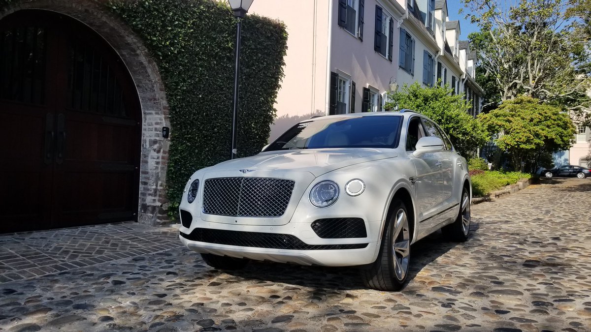 CyrusKlaesi's tweet photo. A Glacier White #Bentley #Bentayga roaming the cobblestone streets of beautiful Charleston, South Carolina • #BentleyCharlotte #HarbourViewInn #southerncharm #Charleston #BentleyMotorsCharlotte #BentleyforSale https://t.co/CW5ObIsZKb