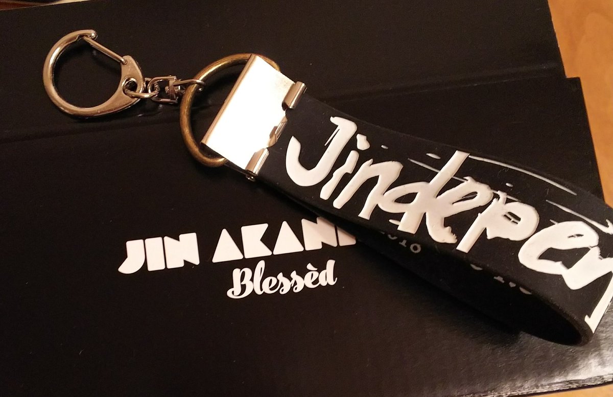 74_pinky_jp_'s tweet image. タワレコだと600円だし…
と思って色々と調べて300円でラババンキーホルダー作ってみた(≧∇≦)/

ただこのDカンが硬すぎたので100均じゃなく貴和のパーツの方が良さそう…… #赤西仁手芸部 #jindependence2018