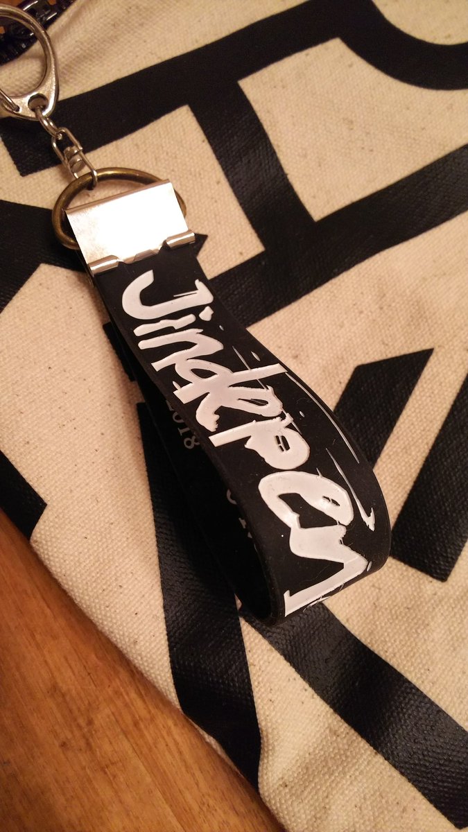 74_pinky_jp_'s tweet image. タワレコだと600円だし…
と思って色々と調べて300円でラババンキーホルダー作ってみた(≧∇≦)/

ただこのDカンが硬すぎたので100均じゃなく貴和のパーツの方が良さそう…… #赤西仁手芸部 #jindependence2018