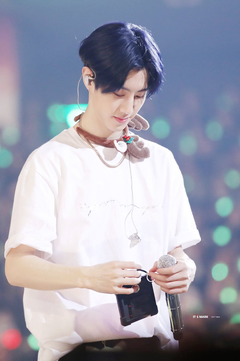 itsmark0904's tweet photo. [HQ] 180504 #GOT7 #MARK #갓세븐 #마크 :: 🐥💜💖 https://t.co/UEoszk4zX7