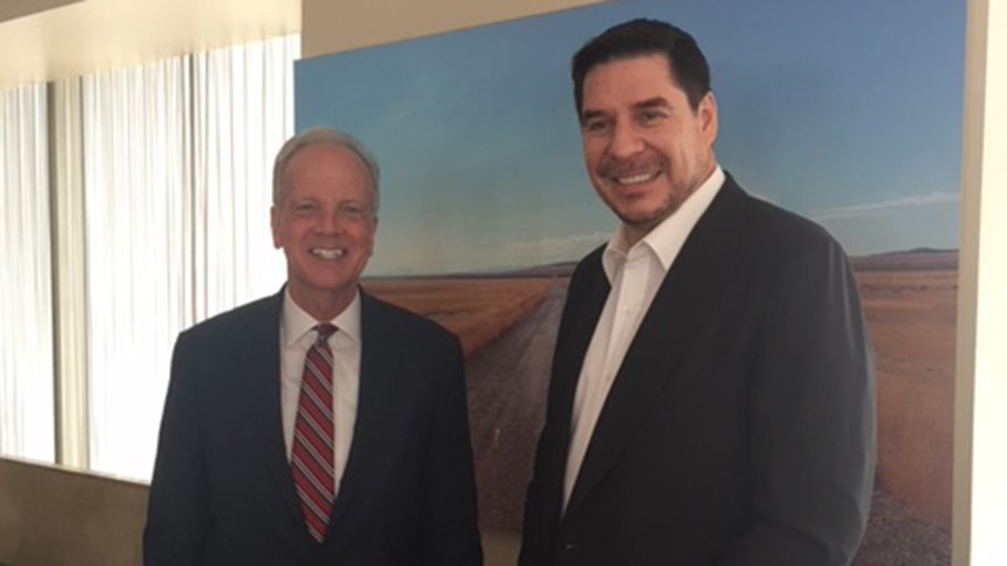 marceloclaure's tweet photo. Productive day in #DC with @SenSchumer @SenJohnThune &amp; @JerryMoran showing them how we can bring #5GForAll by joining @Sprint and @TMobile together. [Investor Info: https://t.co/BUJD4k3v0z] https://t.co/XFTpKAN0Ef