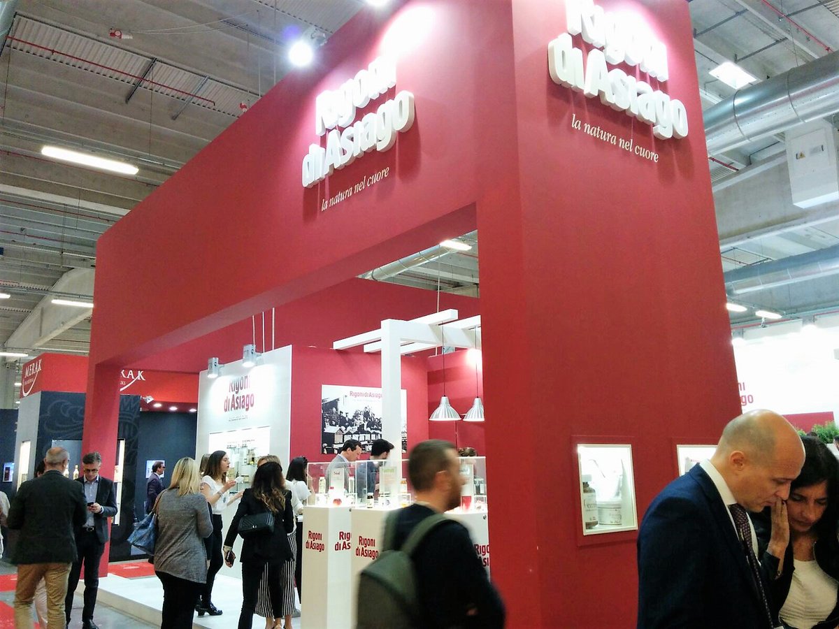 Cama__52's tweet photo. Terzo giorno @CibusParma con @RigonidiAsiago!!
#cama52 #expoperformance #365giorni #disgn #designer #allestimenti #studiodesign #parma #cibus #cibus2018 #architettura #architecture https://t.co/q6K7eTNFlY