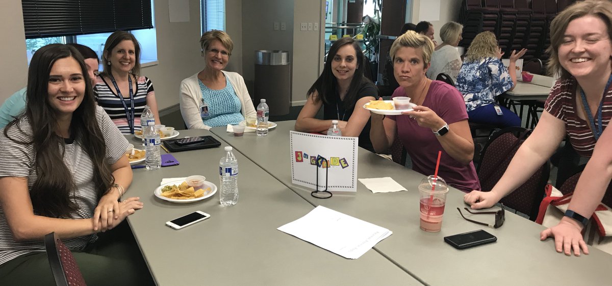 teachindavis's tweet photo. Big thanks to @CafeSabor &amp; @DEFFoundation for donating chips, salsa, &amp; guacamole for our @DavisSchools first year teachers’ Final Support Group! Supportive local businesses: another reason to #TeachInDavis! #uted https://t.co/JgNf2UYP1W
