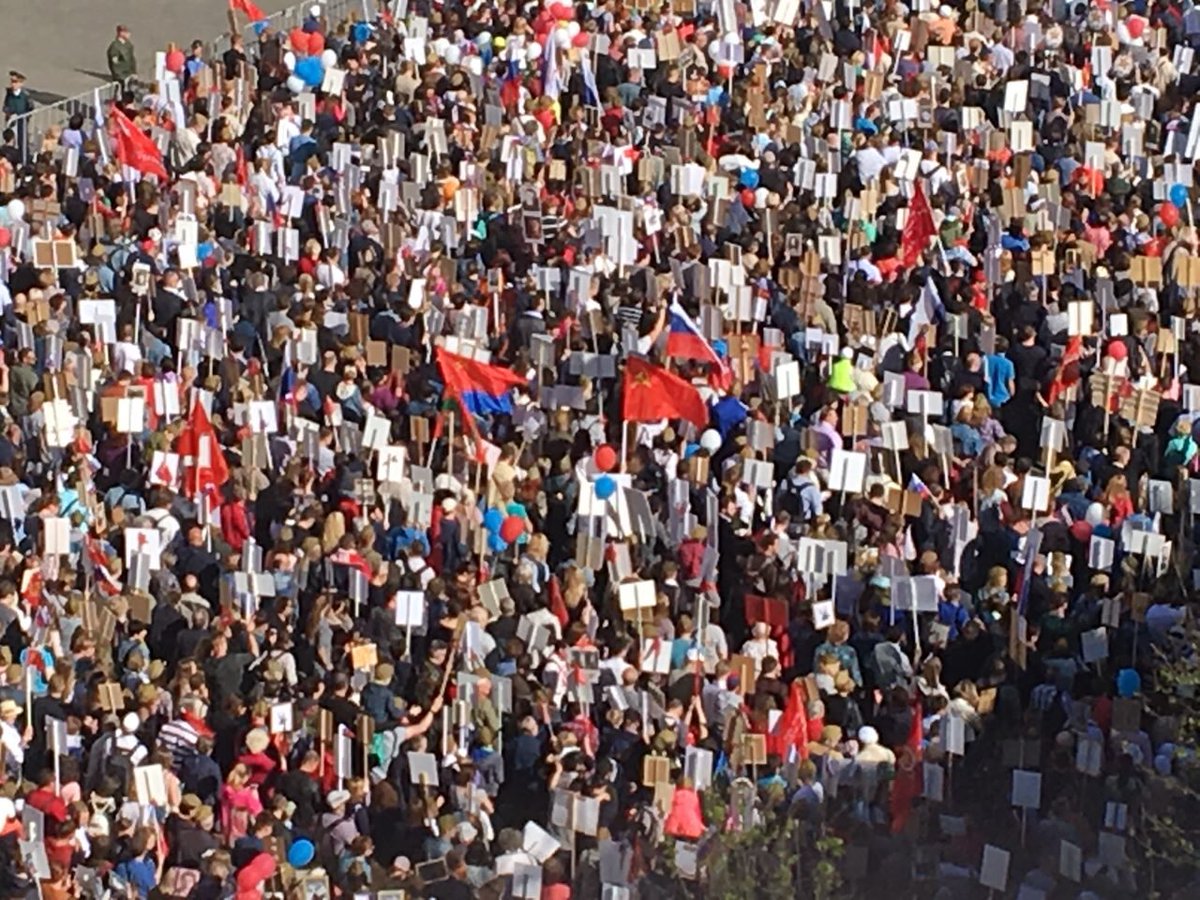 А вот ещё:  флаги Одессы и УССР. #БессмертныйПолк #ДеньПобеды #МыЕдины 

Потому что - одна на всех, мы за ценой не постоим. 

Фото <a href="/ButskiyA/">buz2</a>