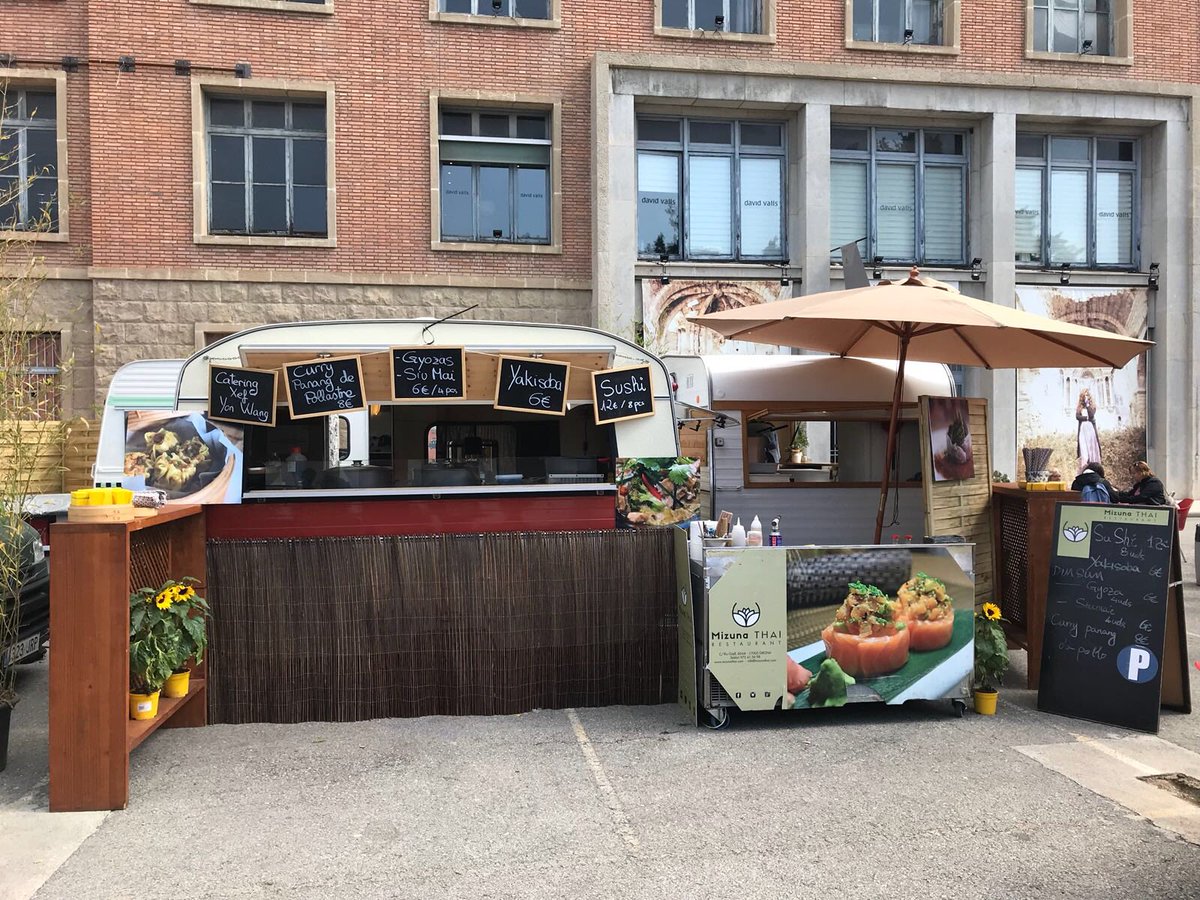 Ens trobareu al REC.0 Experimental Stores

Dies 9, 10, 11 i 12 de maig de 2018, de 10h a 22h.

Pop-up stores de moda del Rec.0 on hi trobareu un centenar de marques i dissenyadors fent vendes especials d’estocs amb descomptes del 60% al 80%! Veniu a VIURE el REC!