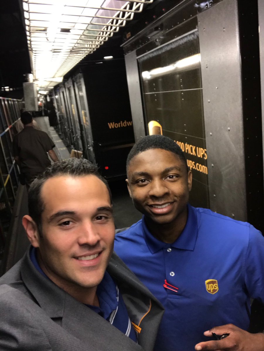 CLOSED DOORS PRIOR TO DRIVER START TIME ON JAX NORTH BOXLINE!!!! Thanks to Larry and his team for the great start!