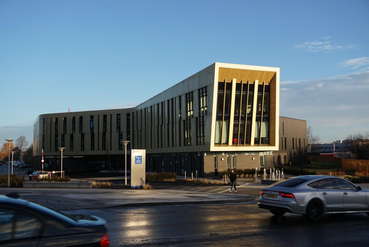 UoN_UTC's tweet photo. Our #research team is based in the new Advanced Manufacturing Building (AMB) in Jubilee Campus at @UniofNottingham. Definitely a great place to do good #Engineering research! #Robotics #Machining #Manufacturing #ManufacturingUK https://t.co/z4kFvAgOTz