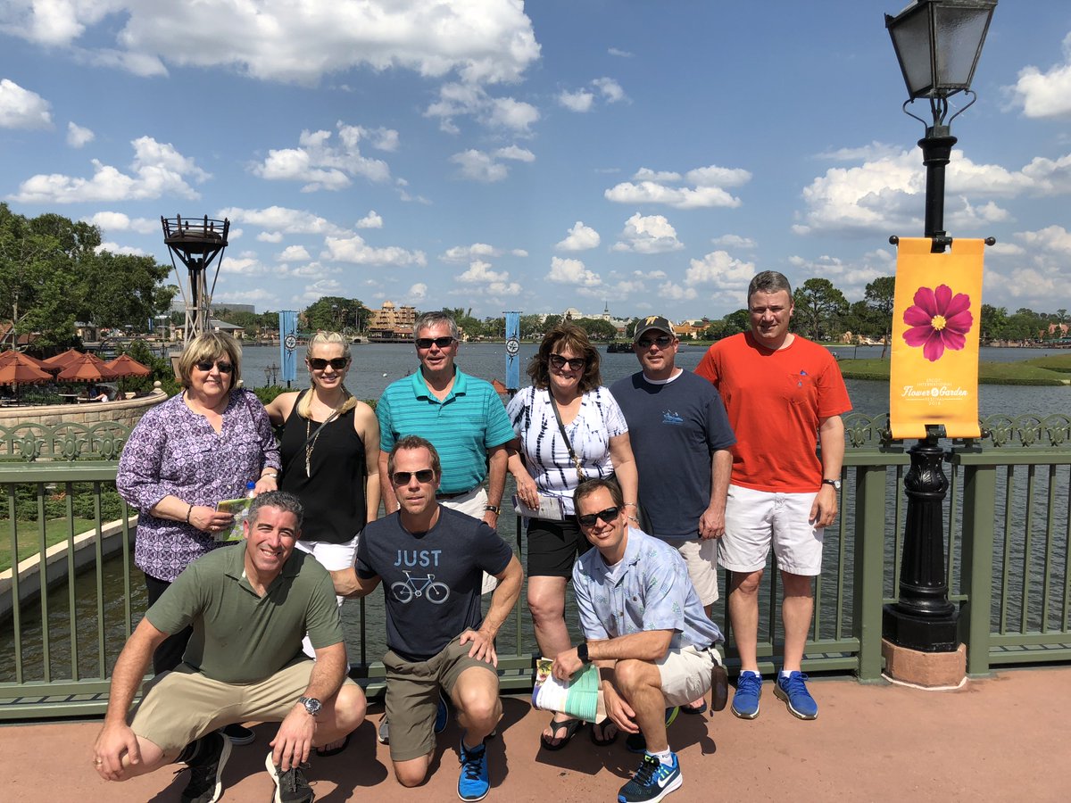 ABBOPTICALFAM's tweet photo. National Sales Meeting Fun 2018 https://t.co/pYdxbu9haz