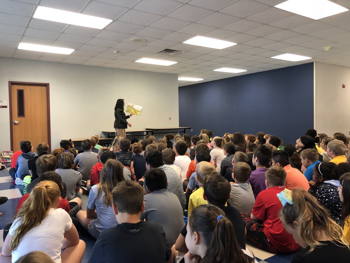 roachell4's tweet photo. Fourth grade enjoying a read aloud from Dr. Hebert. #staarready @bearbranchelem https://t.co/9AwziBIG95