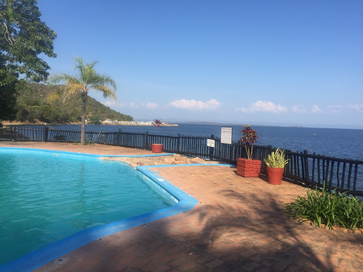christwishrutie's tweet photo. I want to be on a houseboat in Kariba,with some1s son,my friends and his friends.then at night we dock up at some island and party away! https://t.co/eimpmVPI5O