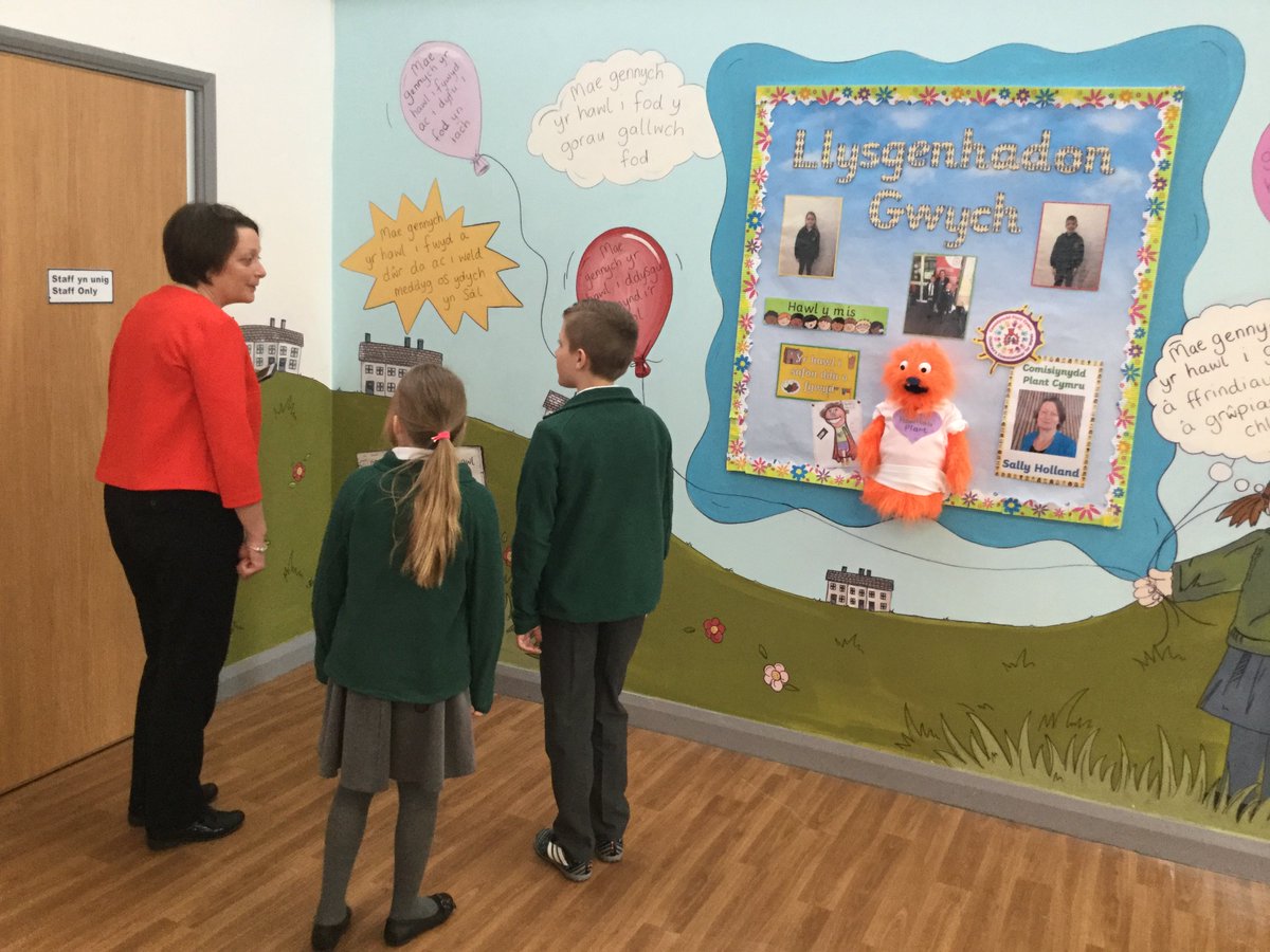 YGBrynsierfel's tweet photo. Diolch @childcomwales am ymweld â'r ysgol heddiw i weld ein strategaethau lles ac hawliau plant @gwylanuk @cispmultimedia #ArferDda
@LlywodraethCym @CarmsCouncil @wgcs_education @ERW___ https://t.co/vy8la1WR4X