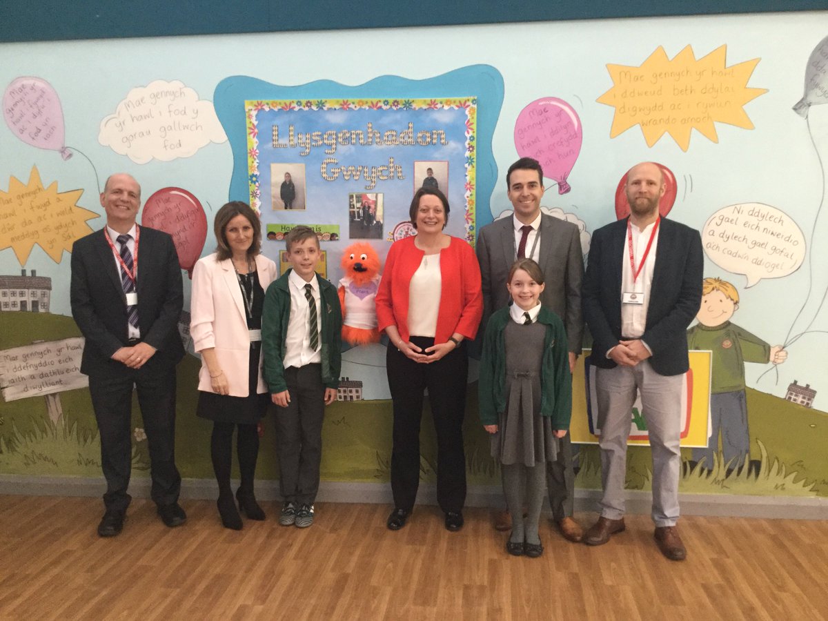 YGBrynsierfel's tweet photo. Diolch @childcomwales am ymweld â'r ysgol heddiw i weld ein strategaethau lles ac hawliau plant @gwylanuk @cispmultimedia #ArferDda
@LlywodraethCym @CarmsCouncil @wgcs_education @ERW___ https://t.co/vy8la1WR4X