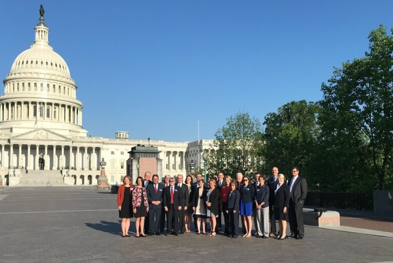 _MealsOnWheels's tweet photo. A great day for seniors as #MealsOnWheels leaders from across the country are on Capitol Hill advocating on their behalf. Learn how you can speak out for your homebound neighbors: https://t.co/mLecgQ171w  #OAM18 https://t.co/cjvOJJBpnn