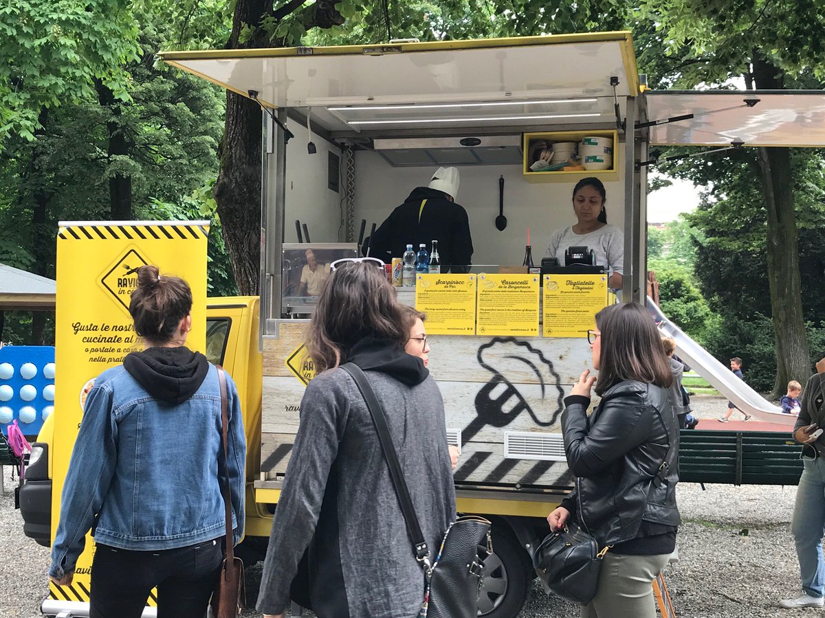 FoodFriendsMI's tweet photo. La #foodexperience alle Street Food made in Italy continua! @milanofoodcity #milanofoodcity #streetfood #milano https://t.co/sYOfqeLDLi
