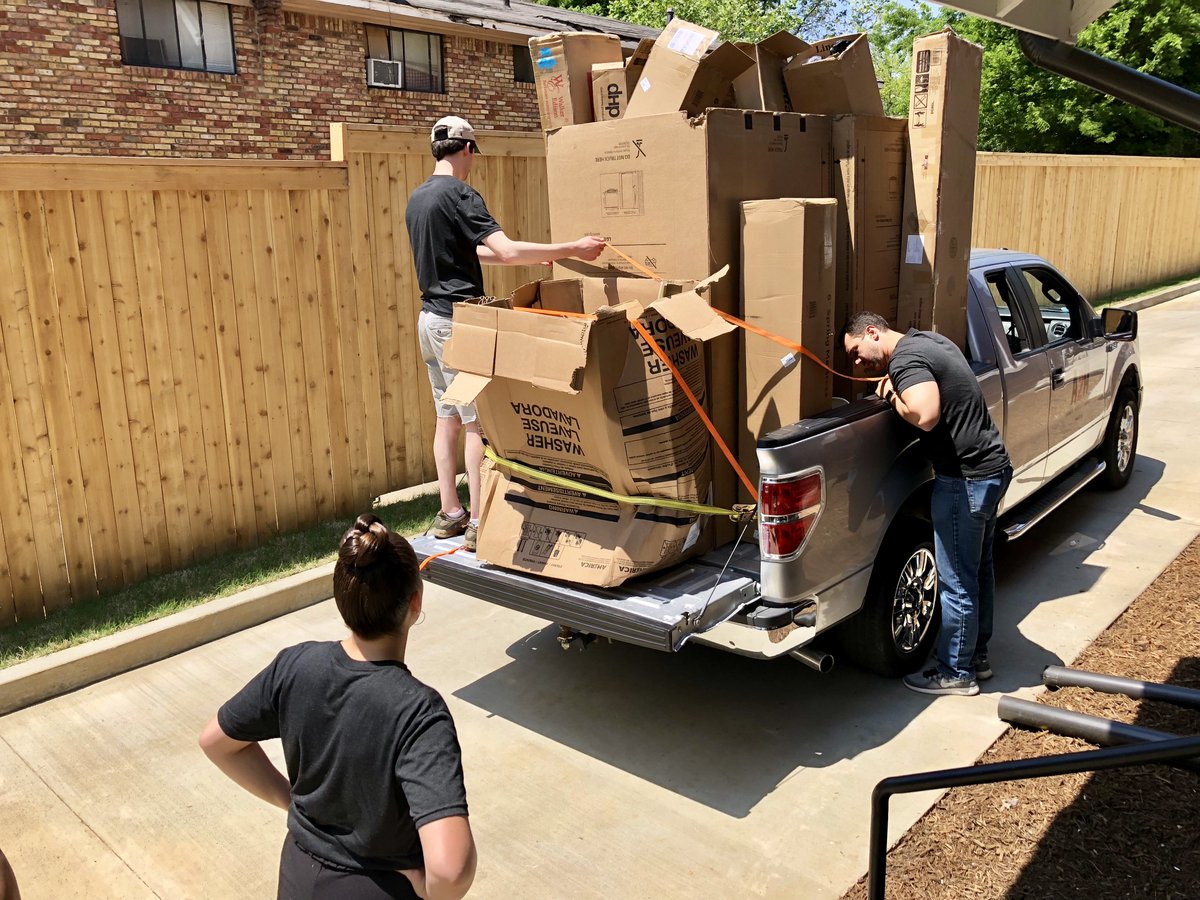 A2H_design's tweet image. Hey @mmcbuilds, thanks for the dumpster hookup for our volunteer  event at the new @dorothydayhouse! You guys rock. 👊🏻