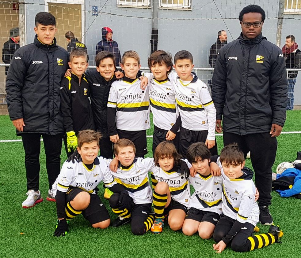 clubportugalete's tweet photo. #benjamin08C
Han sido unos castas, lo han peleado todo hasta el último partido. Próximo año ya #Alevines, desearles suerte.
#aupaportu #portugalete #futbolbase #futbolescolar https://t.co/bmDKBBG4dZ