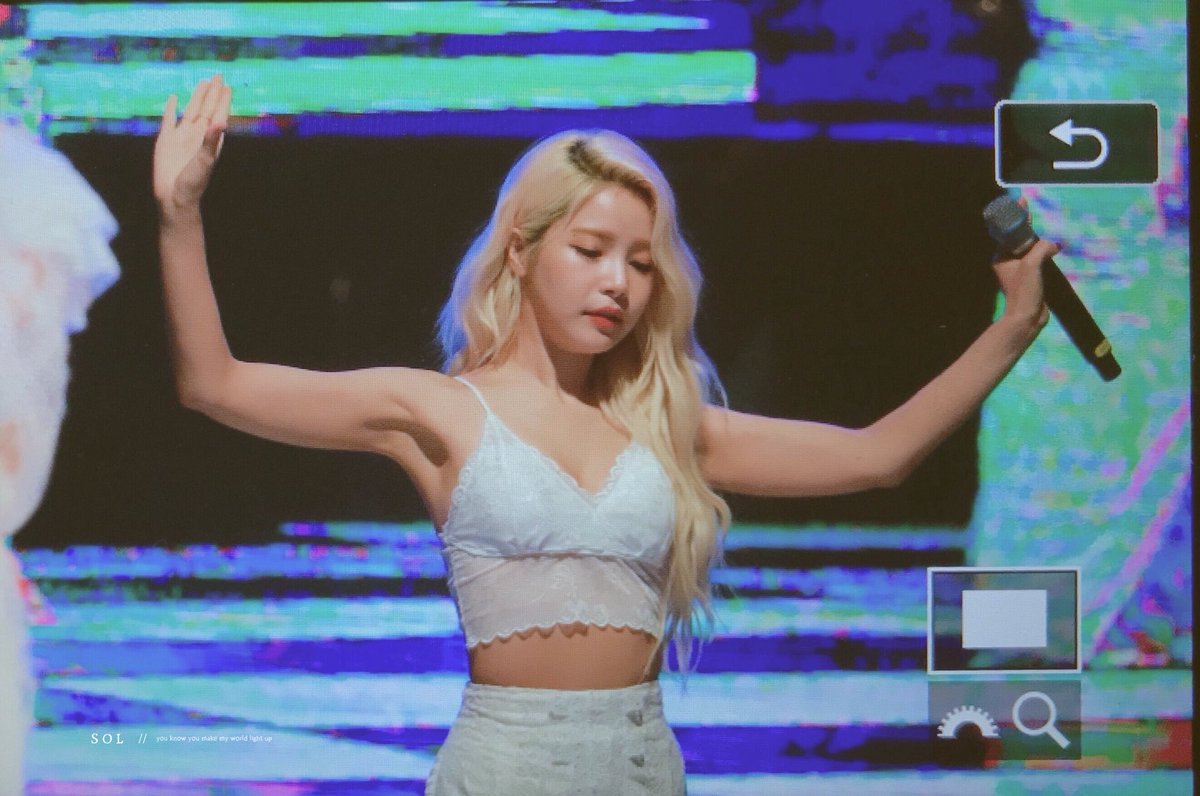 YebashiSolar's tweet photo. Stop the f*ing press! Stop this slayage! #Solar_mamamoo #solar #mamamoo https://t.co/cqJ3IK2OHm