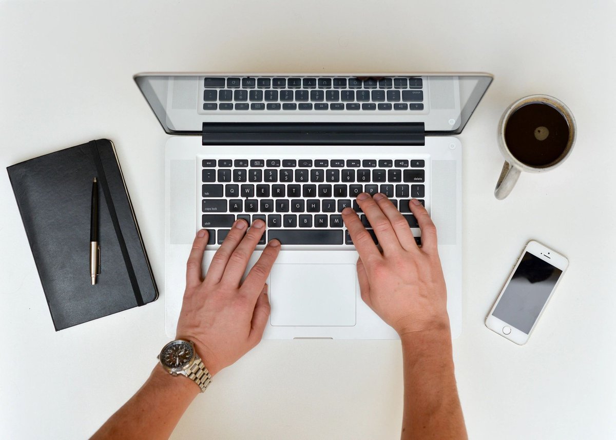 PRIME_Factory's tweet photo. Blogging has come a long way since it was just an outlet for individuals to vent and express thoughts. Today, blogging is now an important part of many businesses’ sales funnel due to its many benefits explained in our latest blog post. https://t.co/NNcxZ65DBu https://t.co/D44BCkH65e