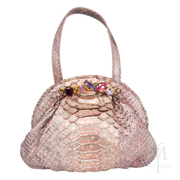 shoplfa's tweet photo. OPULENCE – ARIANA PURSE
Price -  $ 1553
Check out this amazing python leather women handbag with customized woven Lining and magnetic button clam closure.
#onlineshopping #shoplfa #fashion #accessories #womenhandbags #luxuryhandbags #nappaleatherbags #designerhandbagsforwomen https://t.co/UfBZYp45Ih