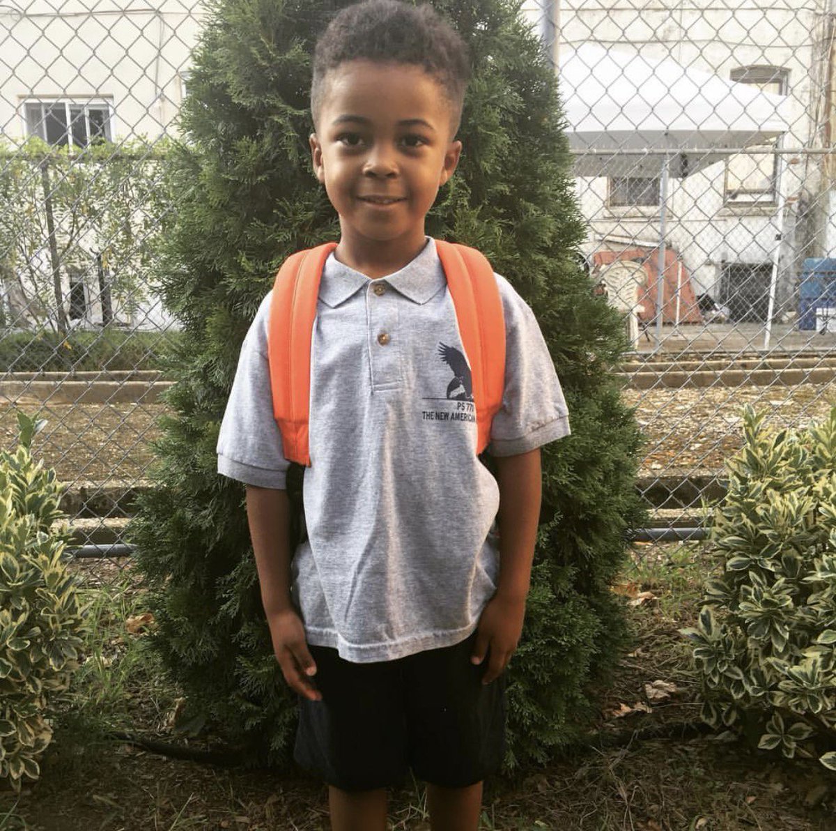 AshleyGarlandBK's tweet photo. Cole HATES buttons and if his classes raises enough $ for their fundraiser he gets to wear whatever he wants for 1 day! $$ goes to a lot of amazing supplies and experiences for public school kids but most importantly, NO BUTTONS FOR COLE! Donate! https://t.co/zlQnX4RYd6 #ps770 https://t.co/GmHnYMNkFE