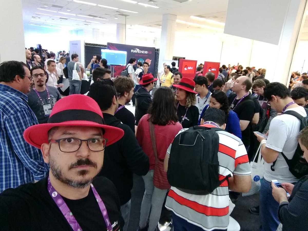 jwendell's tweet image. #RedHat Booth at #qconsp !!