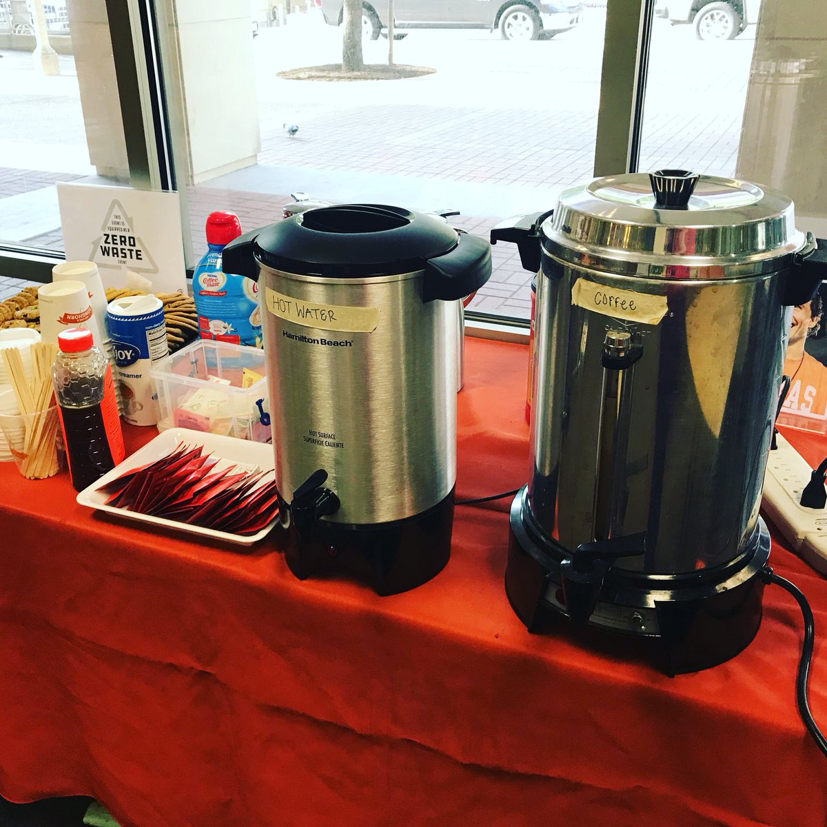 UT_SSB's tweet photo. Hey, #longhorns! #UUFinalsFest may be over but we still have free coffee this morning! Come grab a cup before heading to your next #final! https://t.co/CoWk3sqjcO