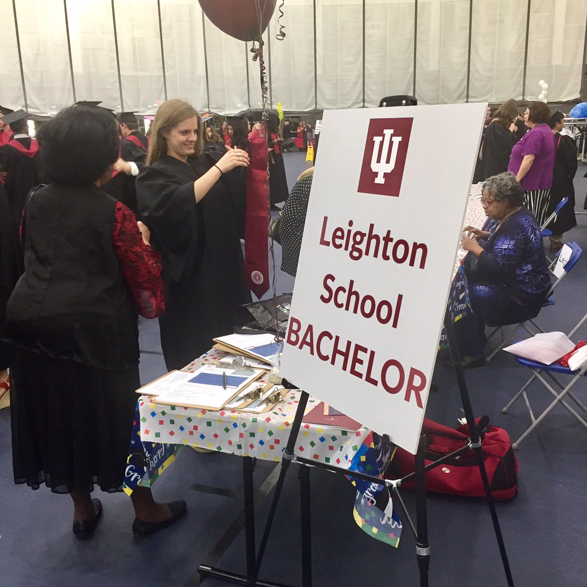 IUSB_Leighton's tweet photo. More behind-the scene photos from the  #IUSB @IUSouthBend graduation day. #iusb2018 https://t.co/c56rpH4uOO