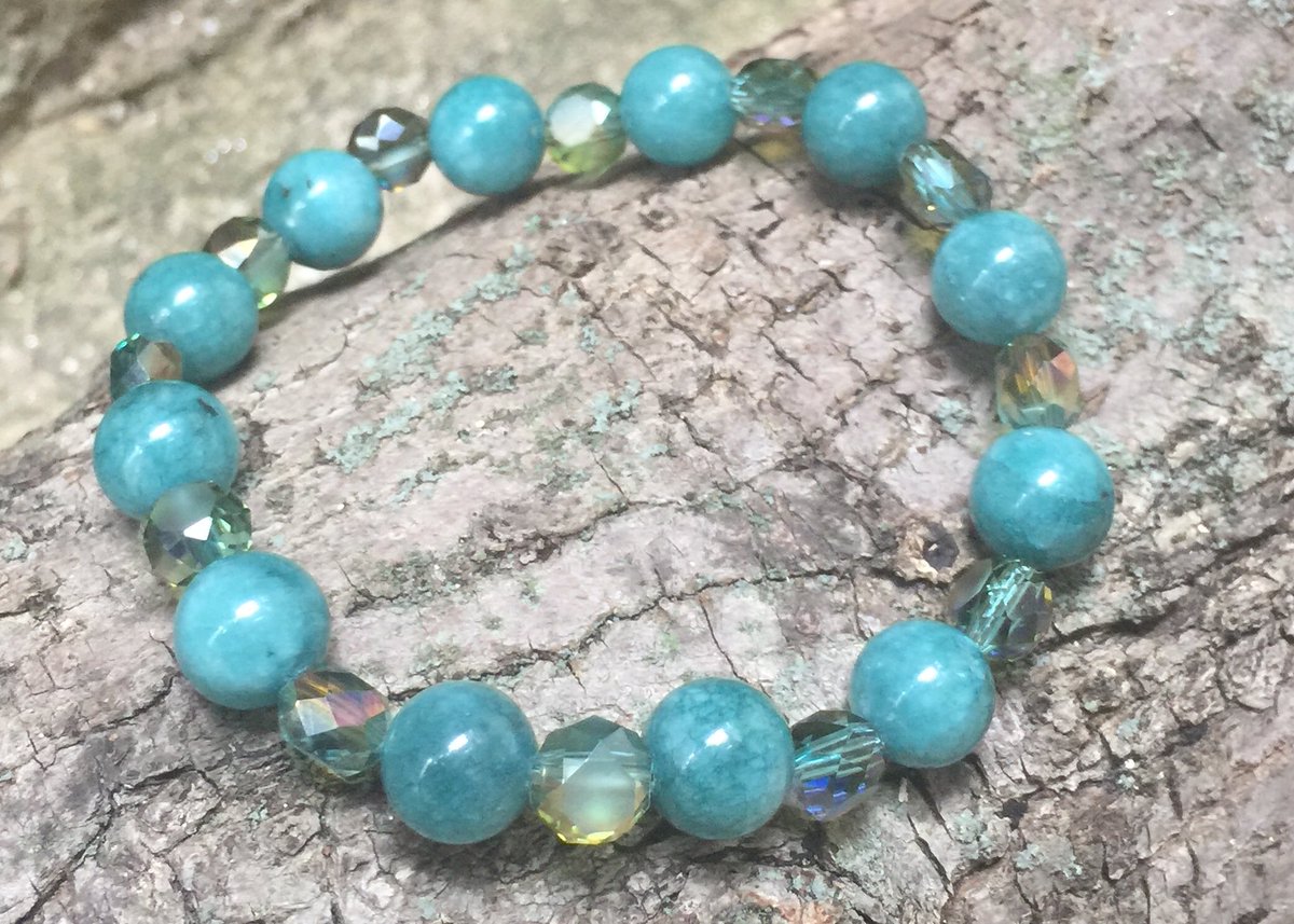 So loving these colors! 🧘🏼‍♂️ #ilovewhatido❤️ #beautyispower #agatejewelry #agatebracelets #agatelove #blueagate #supportbeautifulwomen #supportsmall #supporthandmadegoods #supportadream #seeyouatthetop #handmadewithlove #handmadedreams #handmdewithlove #handmadehustle