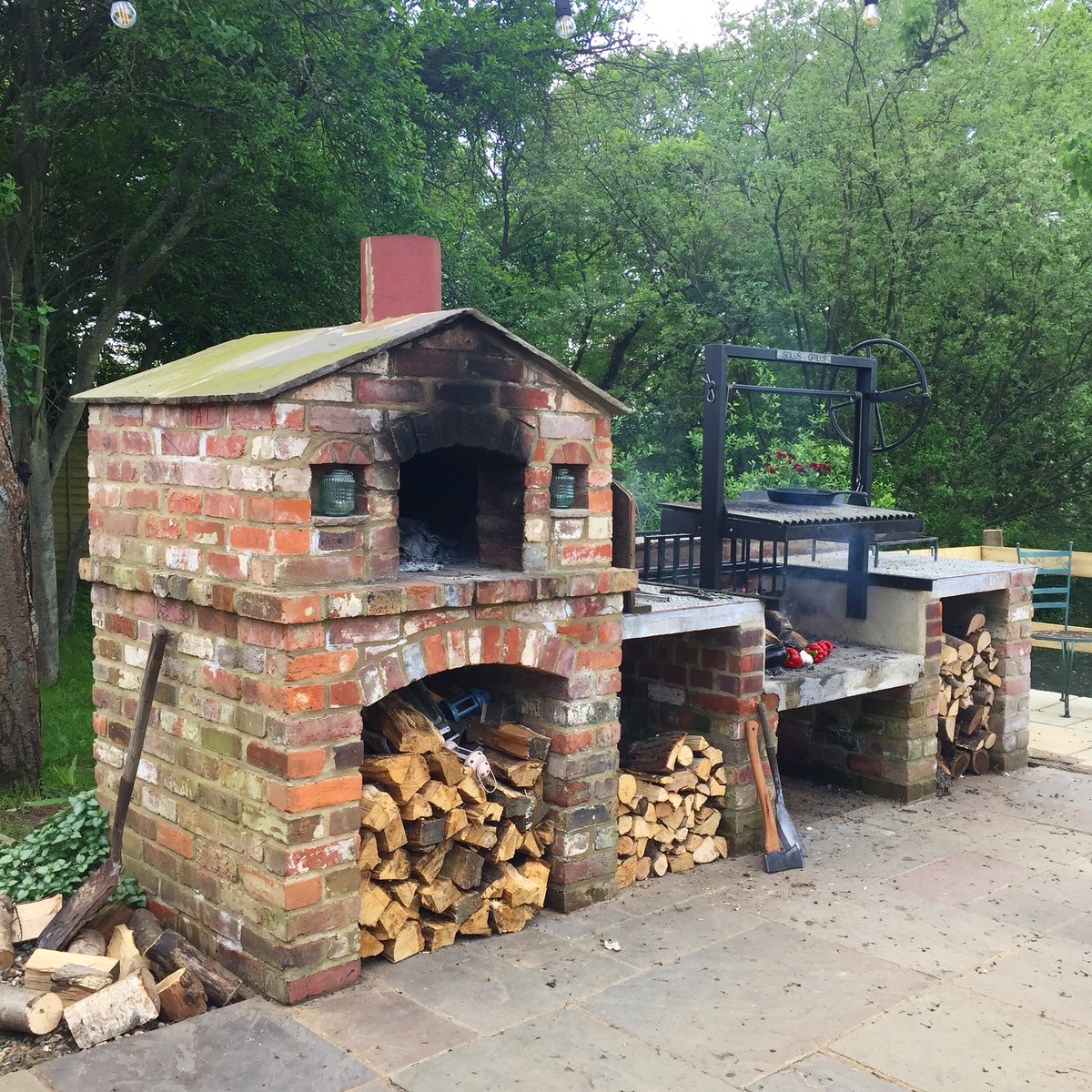 Fires lit ready for tonight’s Feast over Fire at <a href="/GooseberryField/">Gooseberry Glamping</a> in Kent 🔥☀️ #Kent #FeastOverFire