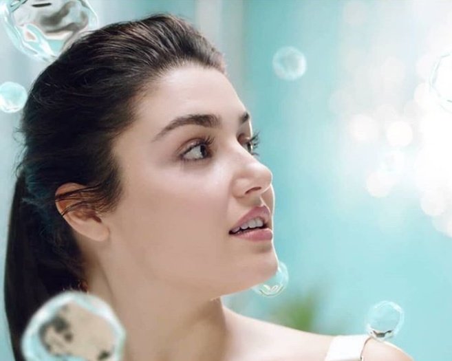 HandeErcelNeews's tweet photo. Hande Erçel! 👑 https://t.co/m37q1Gq5ev