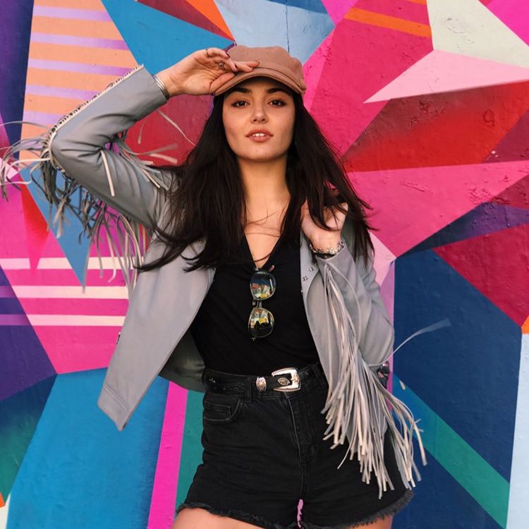 HandeErcelNeews's tweet photo. Erçel rocks! 💥 #HandeErcel https://t.co/3Gg6EViUjW