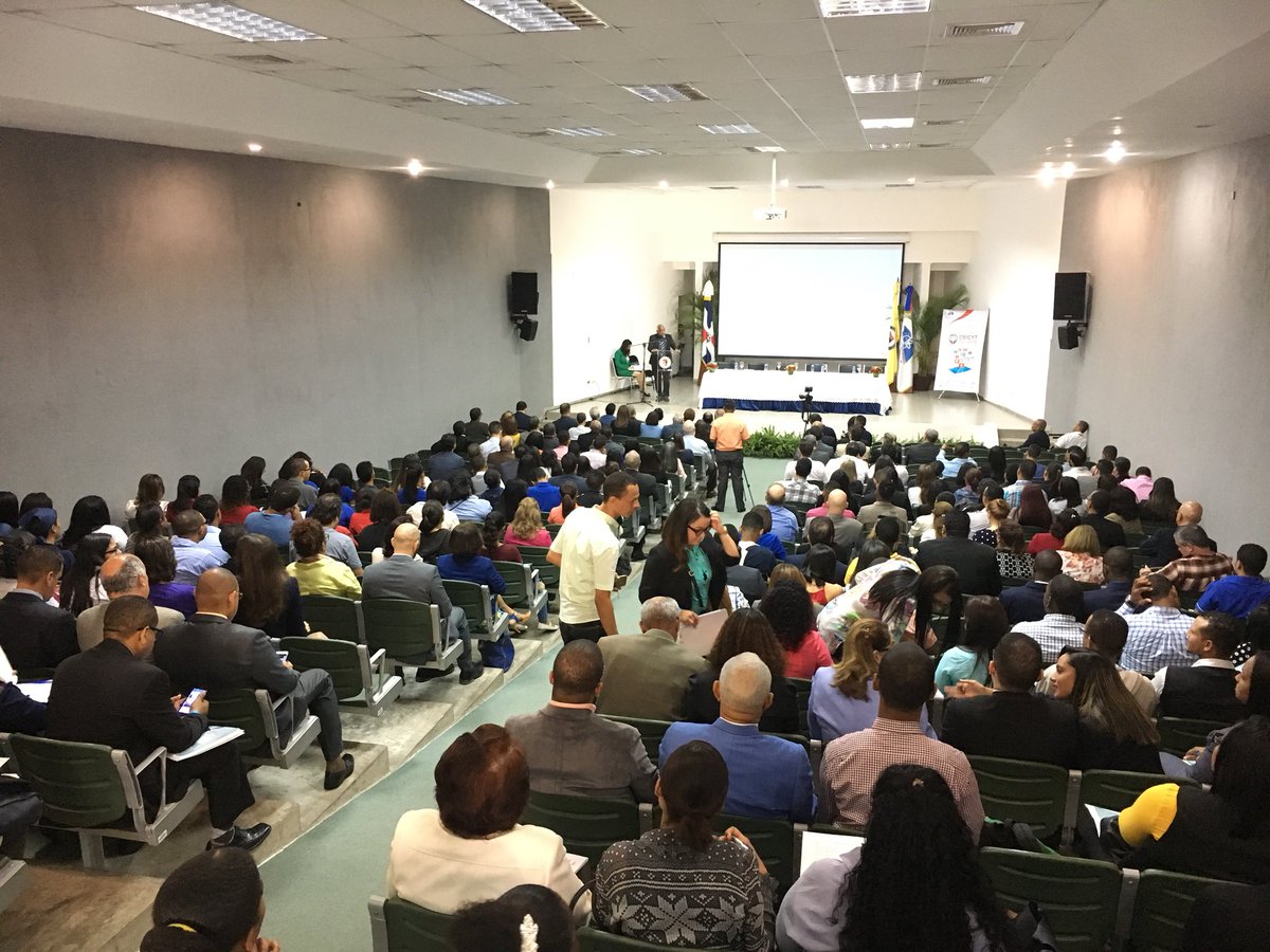 MESCYTRD's tweet photo. “Estimados jóvenes:
Además de participar en el @CEICYT, el Estado dominicano les convoca a insertarse en la carraera de investigadores implementada por el MESCyT. Es primordial contar con ustedes”,    Dr. Plácido Gómez Ramírez, viceministro de Ciencia y Tecnología”. https://t.co/vOvgGRYTl7