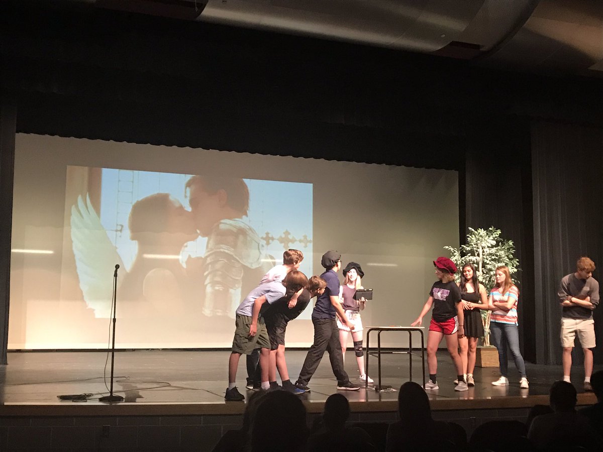 BonnieButellHun's tweet photo. Family Feud style game show...#ShakeFest2018 #BulldogBoast https://t.co/FG14v3ArcQ